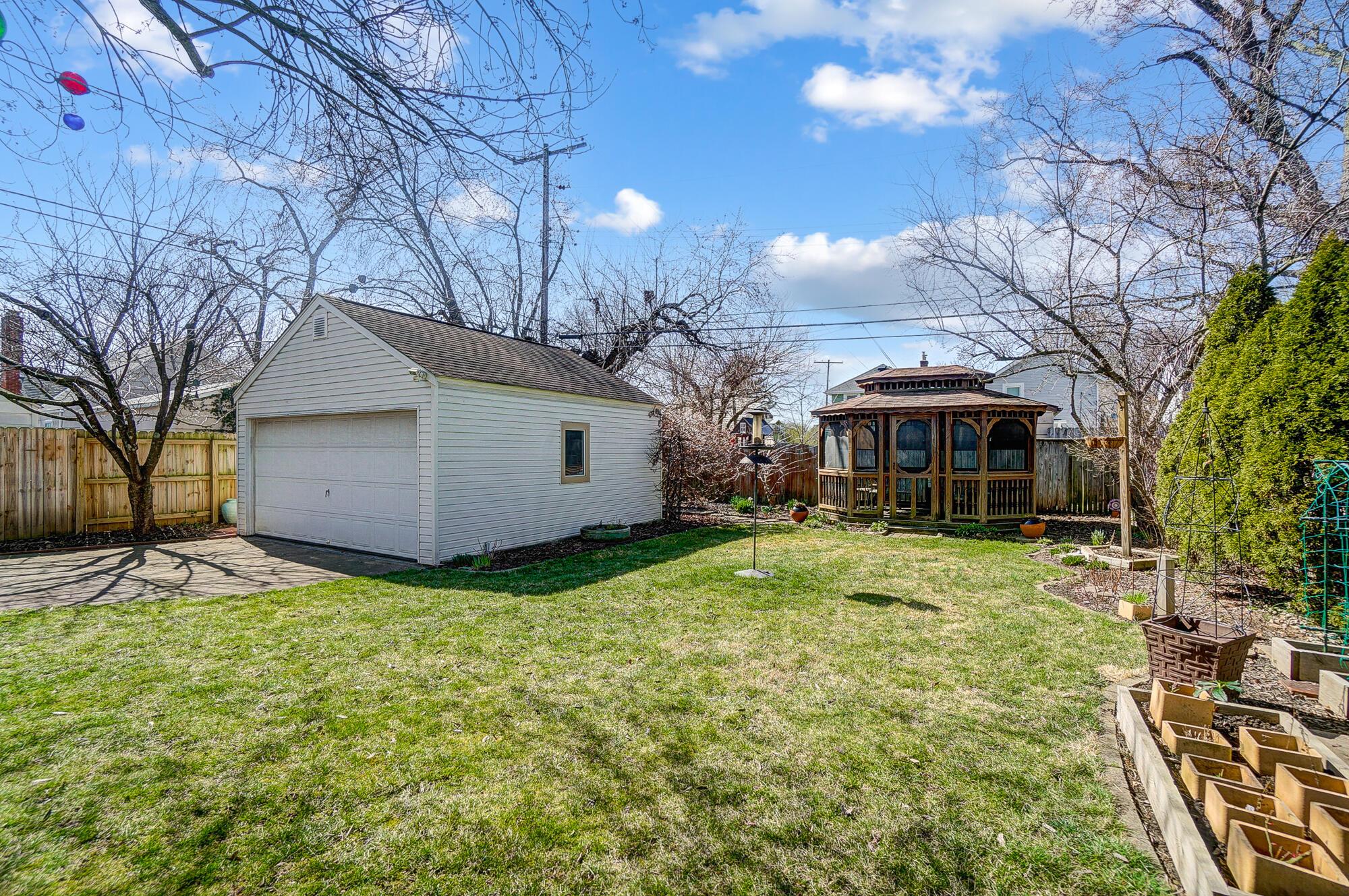 1013 South Cassingham Road Columbus, OH 43209 - Photo 55 of 65 055