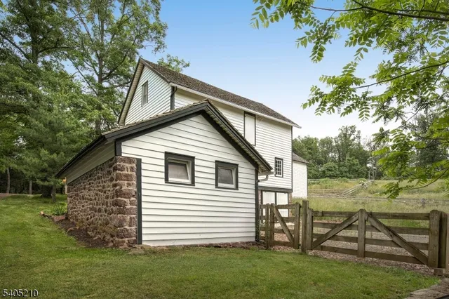 $1,950,000 | 205 Longview Road, Bedminster, NJ 07931