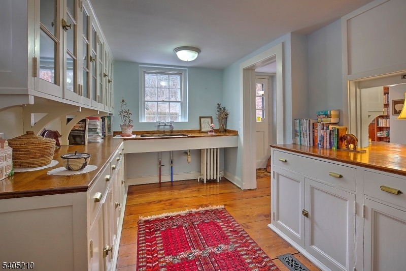 205 Longview Road Bedminster, NJ 07931 - Photo 7 of 27