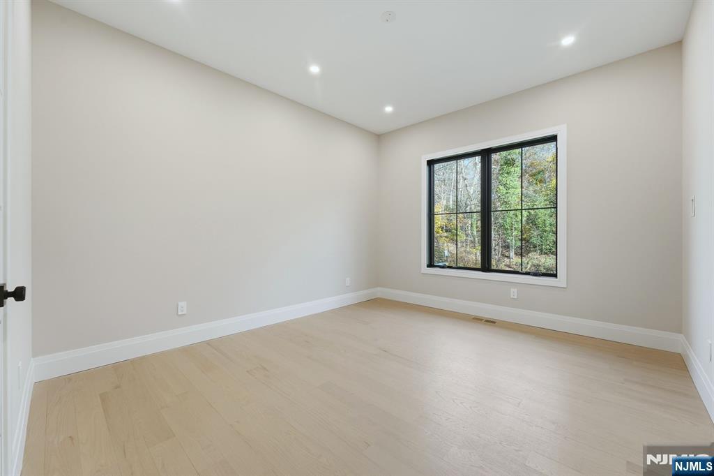 121 Engle Street Cresskill, NJ 07626 - Photo 24 of 50