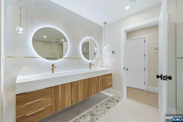 $2,925,000 | 121 Engle Street, Cresskill, NJ 07626