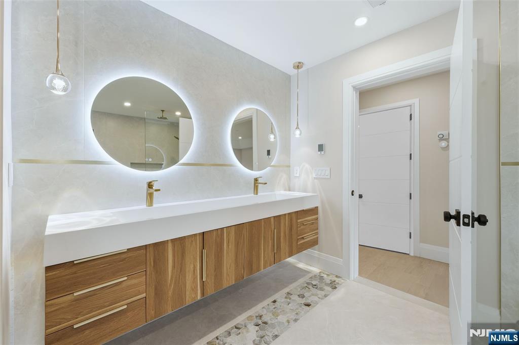 121 Engle Street Cresskill, NJ 07626 - Photo 29 of 50