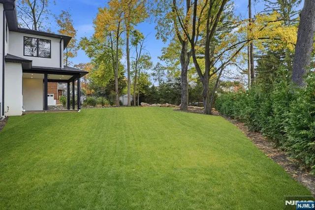 $2,925,000 | 121 Engle Street, Cresskill, NJ 07626