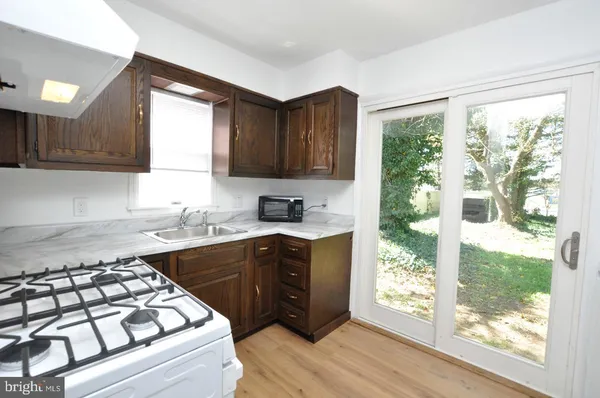 $2,600 | 432 North Coles Avenue, Maple Shade, NJ 08052
