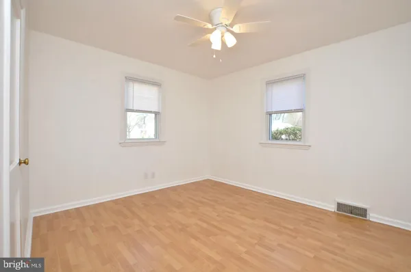 $2,600 | 432 North Coles Avenue, Maple Shade, NJ 08052