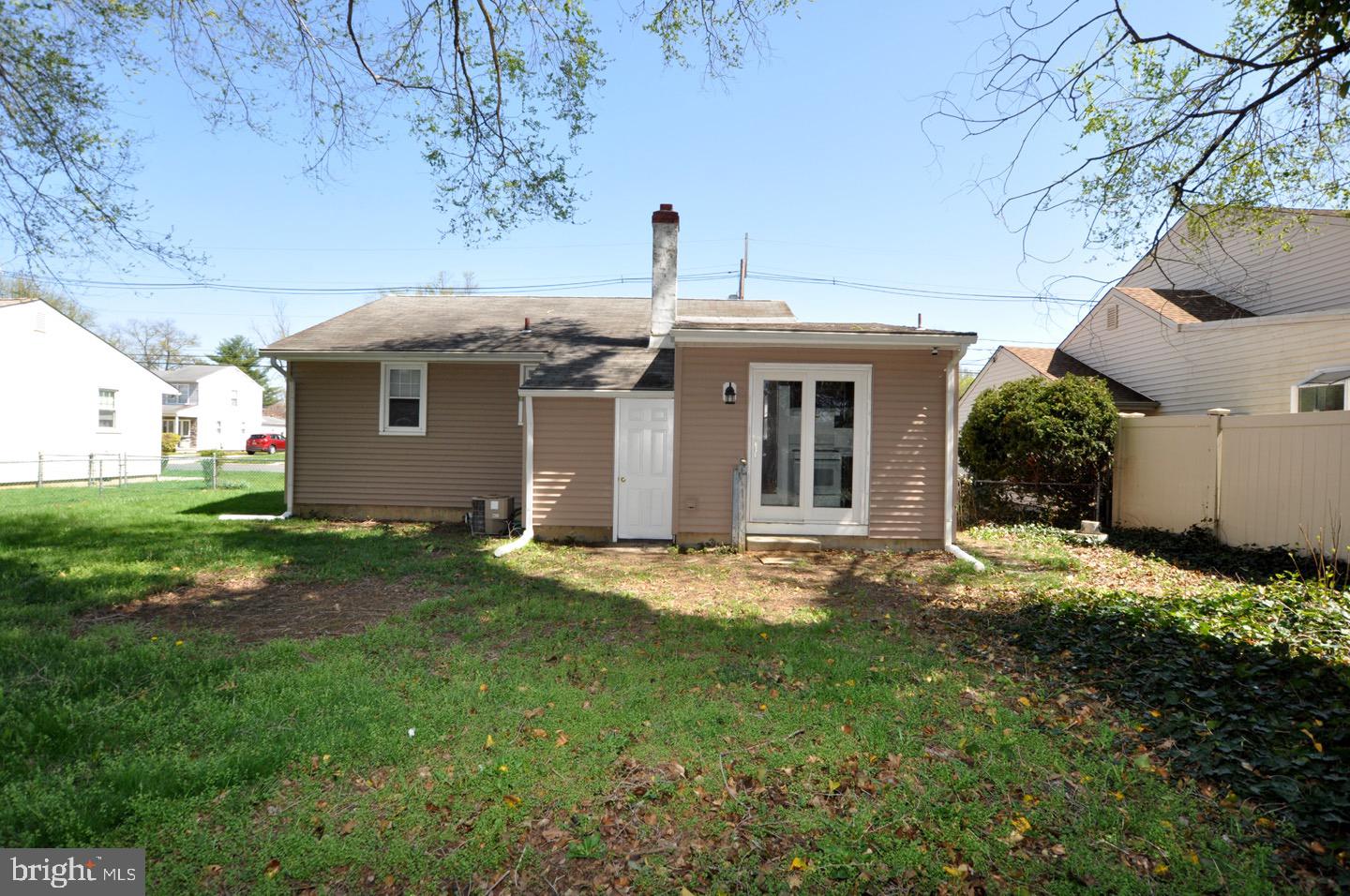 432 North Coles Avenue Maple Shade, NJ 08052 - Photo 26 of 26 a front view of house with yard
