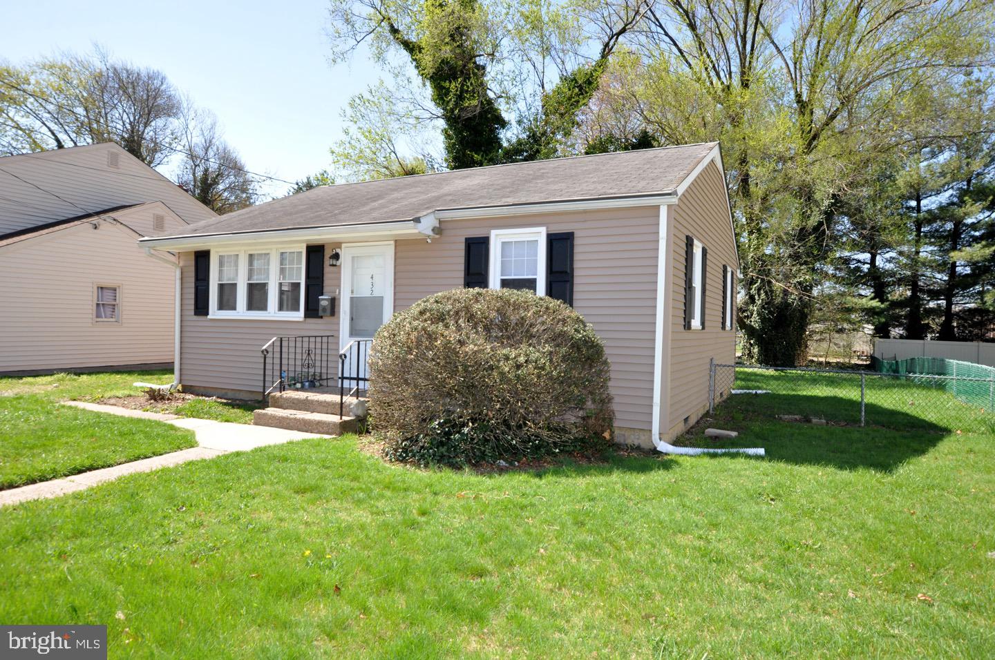 432 North Coles Avenue Maple Shade, NJ 08052 - Photo 3 of 26 a house that is sitting in the grass