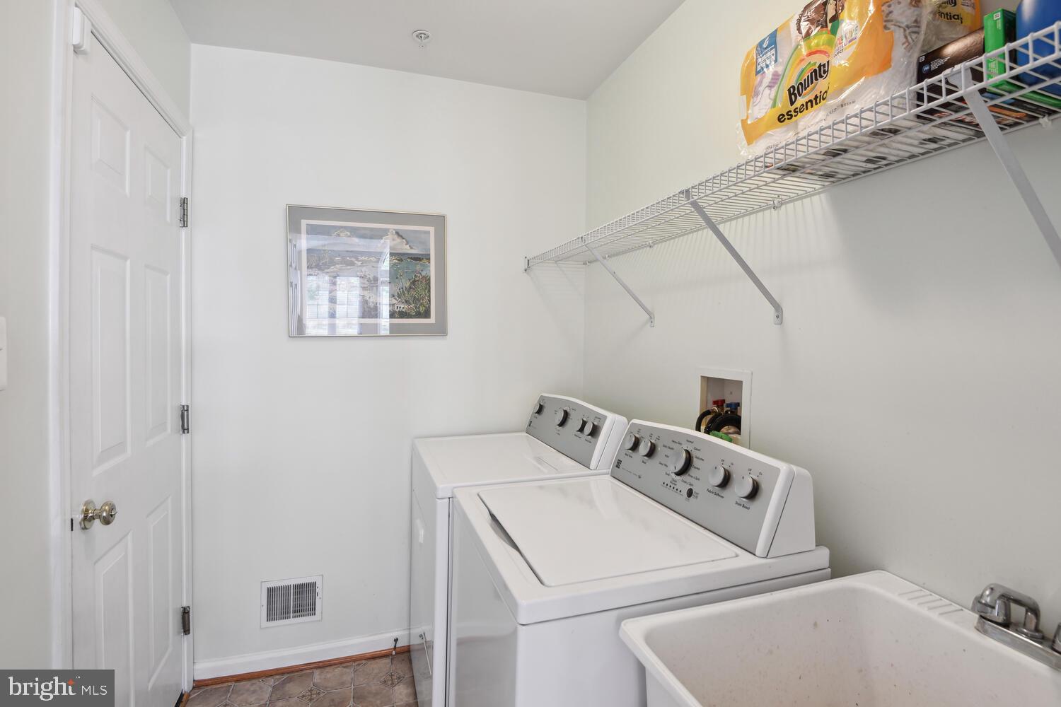 8316 River Park Road Bowie, MD 20715 - Photo 16 of 40 Mud room off of the garage
