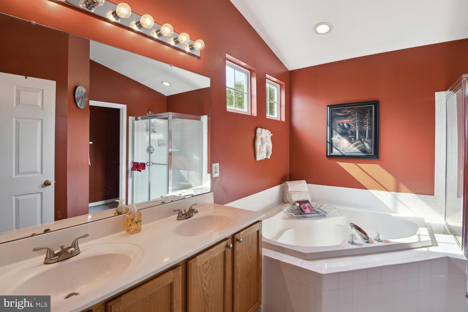 8316 River Park Road Bowie, MD 20715 - Photo 20 of 40 Primary Bathroom