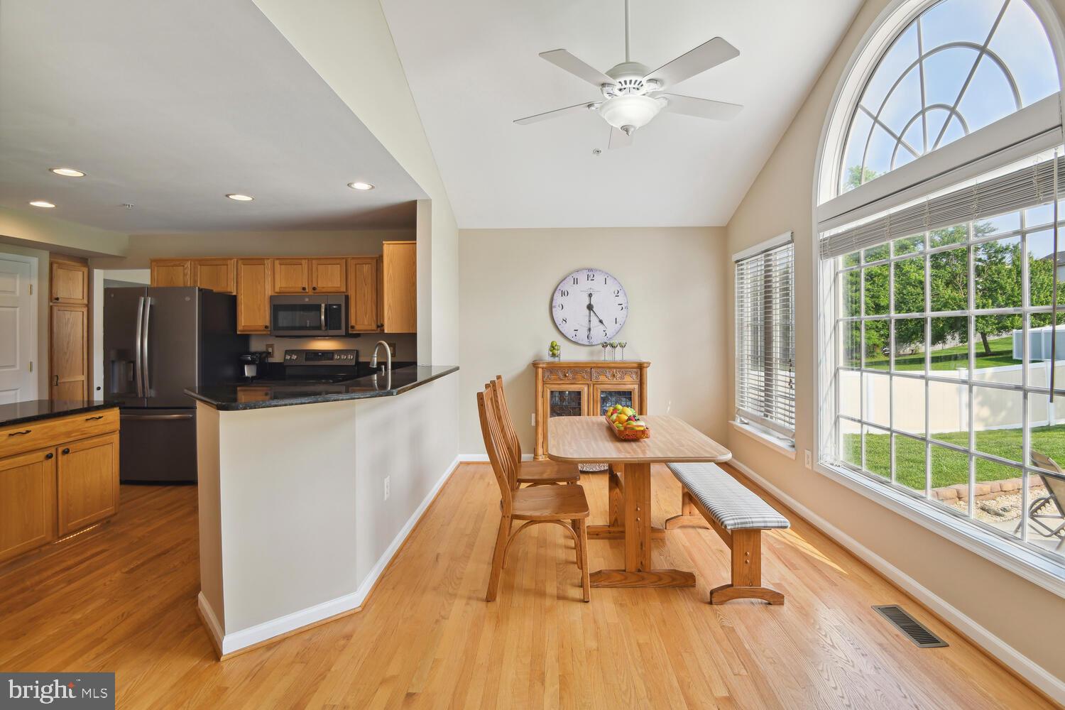 8316 River Park Road Bowie, MD 20715 - Photo 7 of 40 Alt. view of Breakfast area with ceiling fan