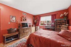 29606 Hoover Road, Unit 606 Warren, MI 48093 - Photo 22 of 35