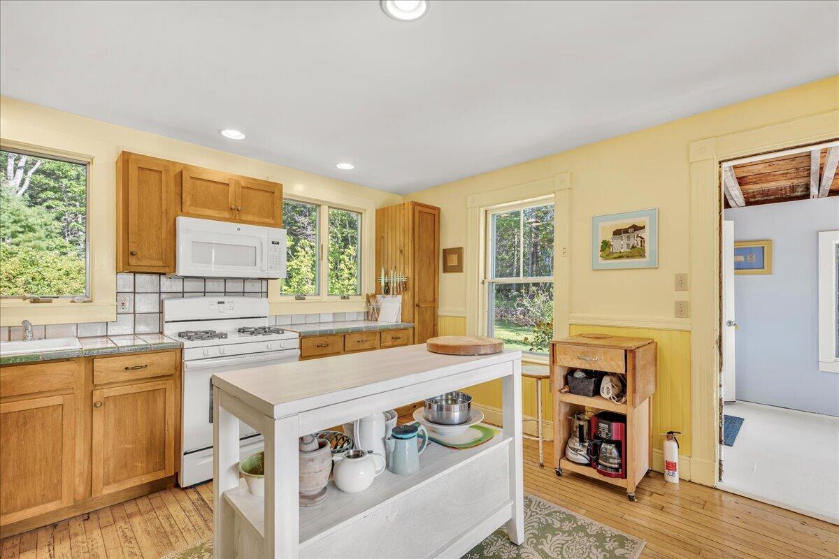 31 Ferry Road Brooksville, ME 04617 - Photo 7 of 46 39-31 Ferry Rd (39 of 41)