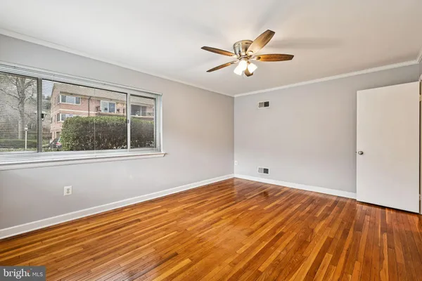 $329,000 | 5013 Sentinel Drive, Unit 70, Bethesda, MD 20816