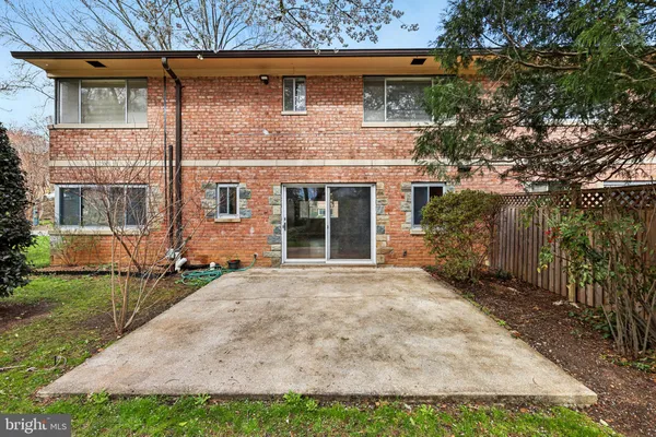 $329,000 | 5013 Sentinel Drive, Unit 70, Bethesda, MD 20816