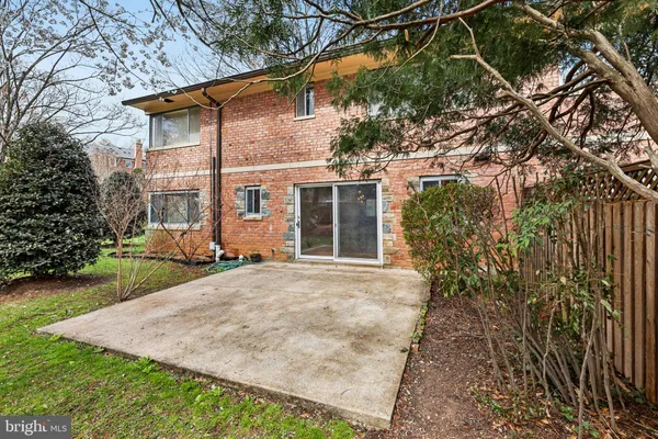 $329,000 | 5013 Sentinel Drive, Unit 70, Bethesda, MD 20816