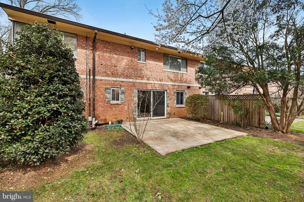 $329,000 | 5013 Sentinel Drive, Unit 70, Bethesda, MD 20816