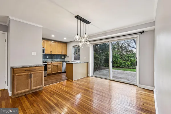 $329,000 | 5013 Sentinel Drive, Unit 70, Bethesda, MD 20816