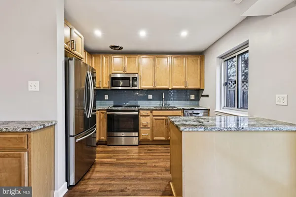 $329,000 | 5013 Sentinel Drive, Unit 70, Bethesda, MD 20816