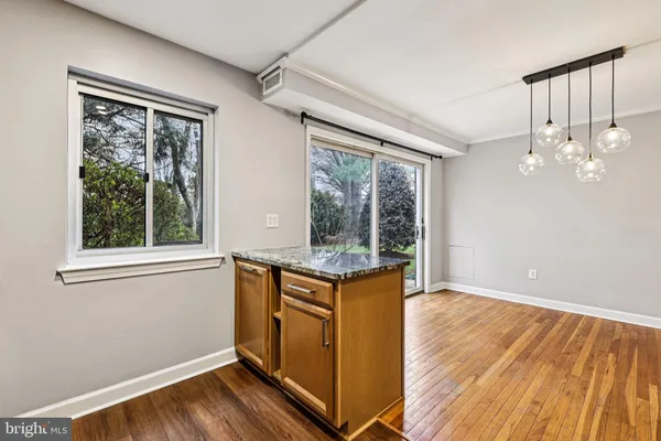 $329,000 | 5013 Sentinel Drive, Unit 70, Bethesda, MD 20816