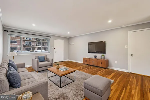 $329,000 | 5013 Sentinel Drive, Unit 70, Bethesda, MD 20816