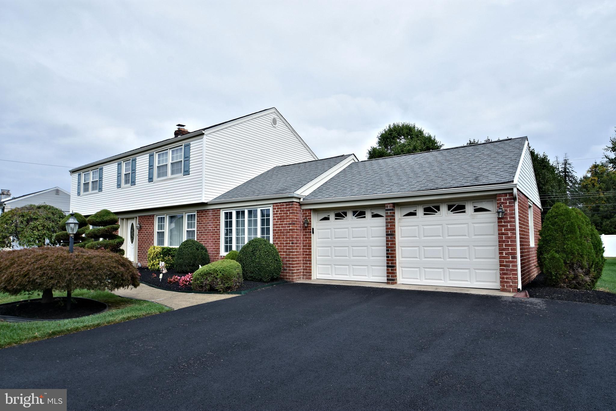 415 Lawrence Road Huntingdon Valley, PA 19006 - Photo 2 of 27 Gallery Image 2