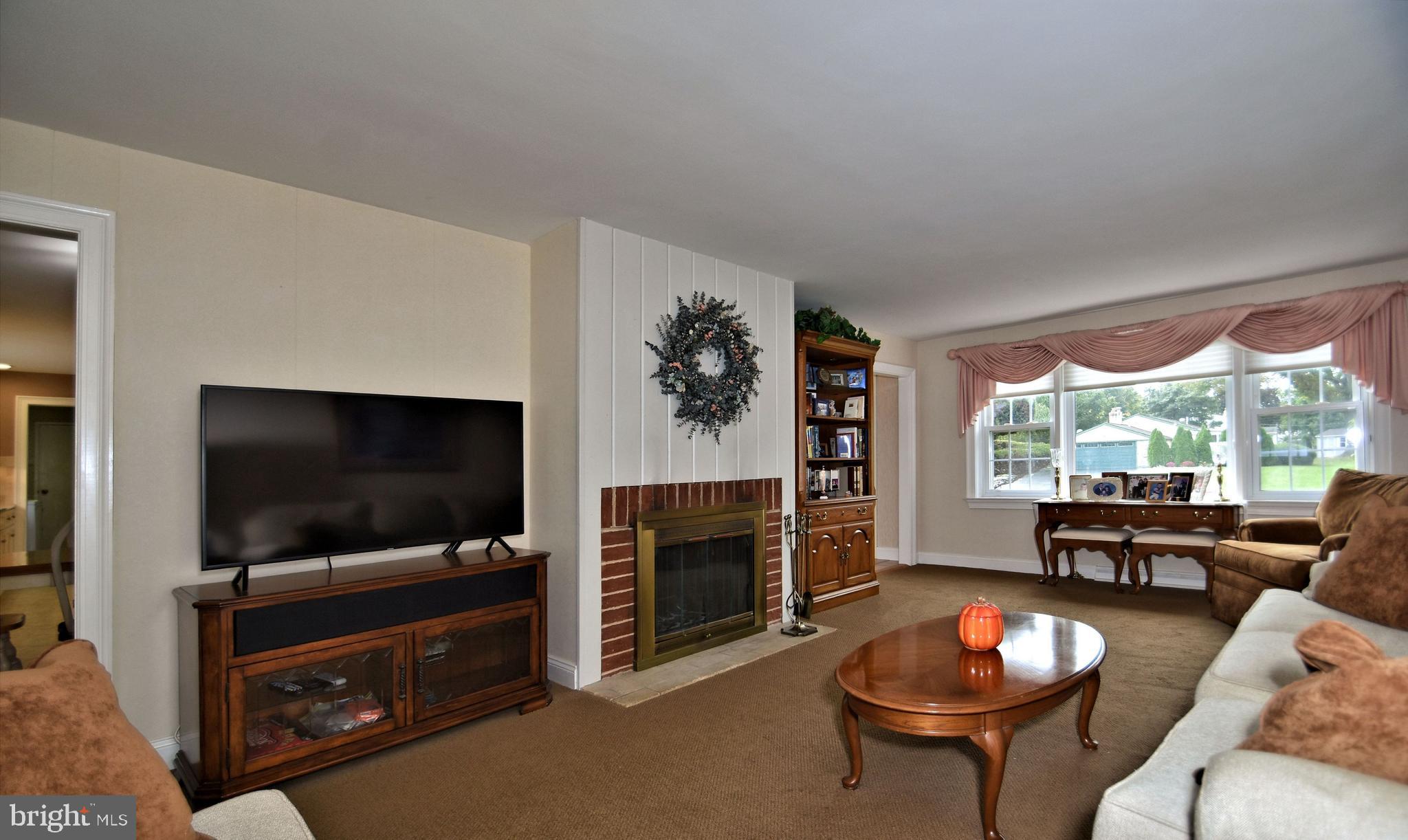 415 Lawrence Road Huntingdon Valley, PA 19006 - Photo 11 of 27 Gallery Image 11