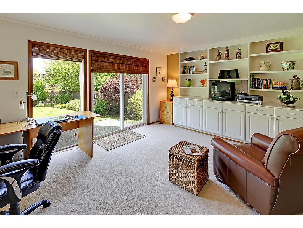 2431 240th Street Southeast Bothell, WA 98021 - Photo 12 of 21