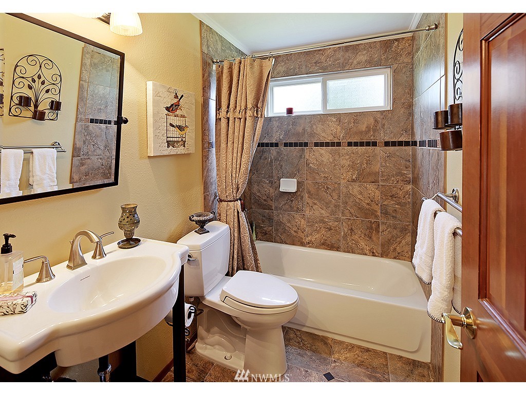 2431 240th Street Southeast Bothell, WA 98021 - Photo 18 of 21