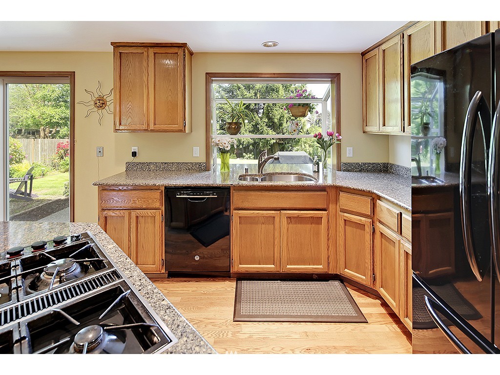 2431 240th Street Southeast Bothell, WA 98021 - Photo 7 of 21