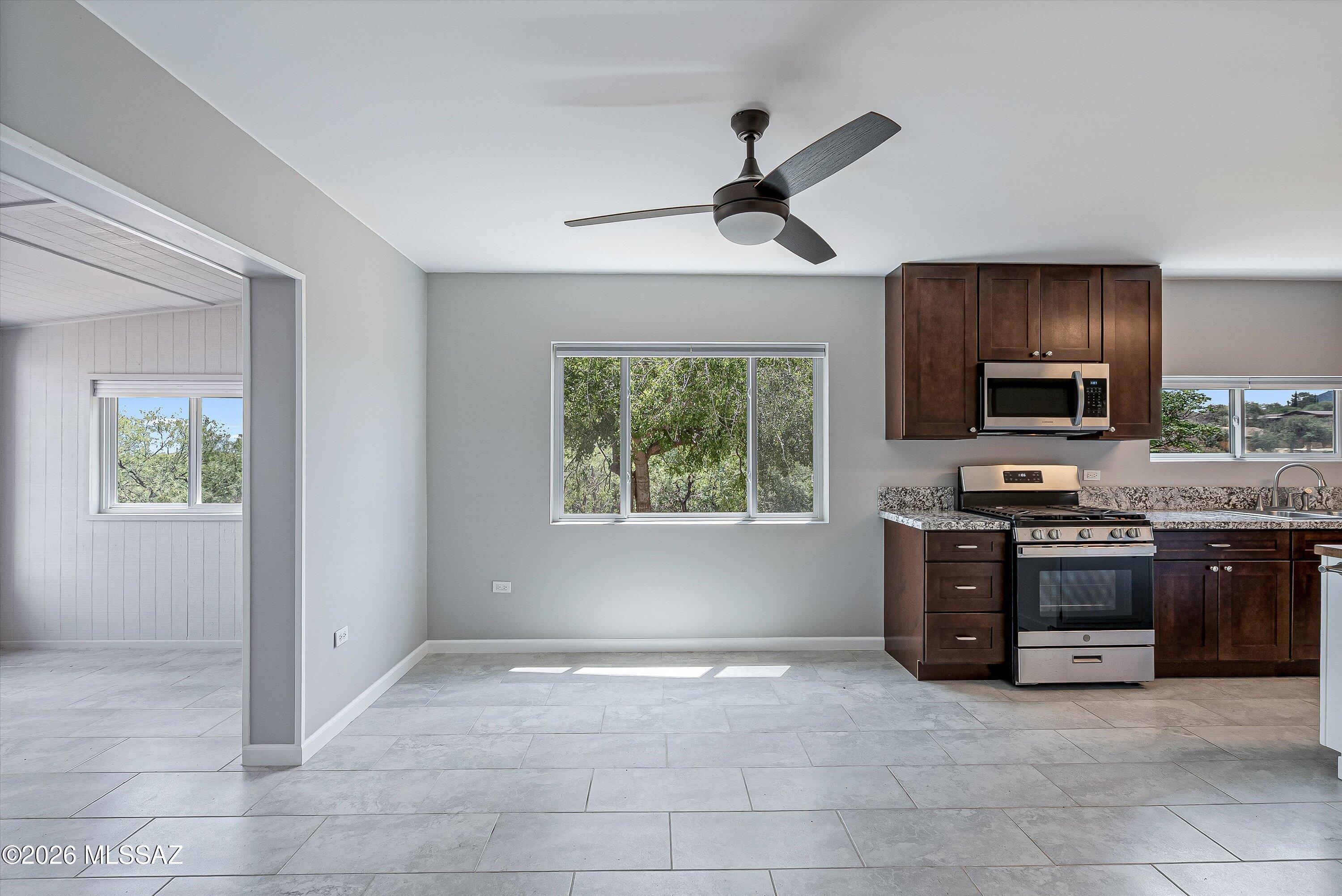 730 North Robles Road Oracle, AZ 85623 - Photo 14 of 28 14-Kitchen & Dining