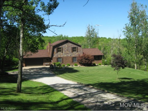 635 Cross Road Belpre, OH 45714 - Photo 1 of 12