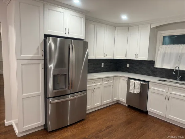 $3,500 | 18 Juniper Road, Unit 2, Port Washington, NY 11050