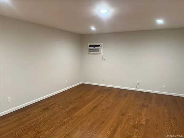 $3,500 | 18 Juniper Road, Unit 2, Port Washington, NY 11050