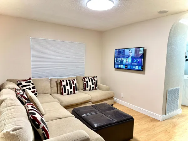 $1,099,900 | 3290 Southwest 131st Terrace, Davie, FL 33330