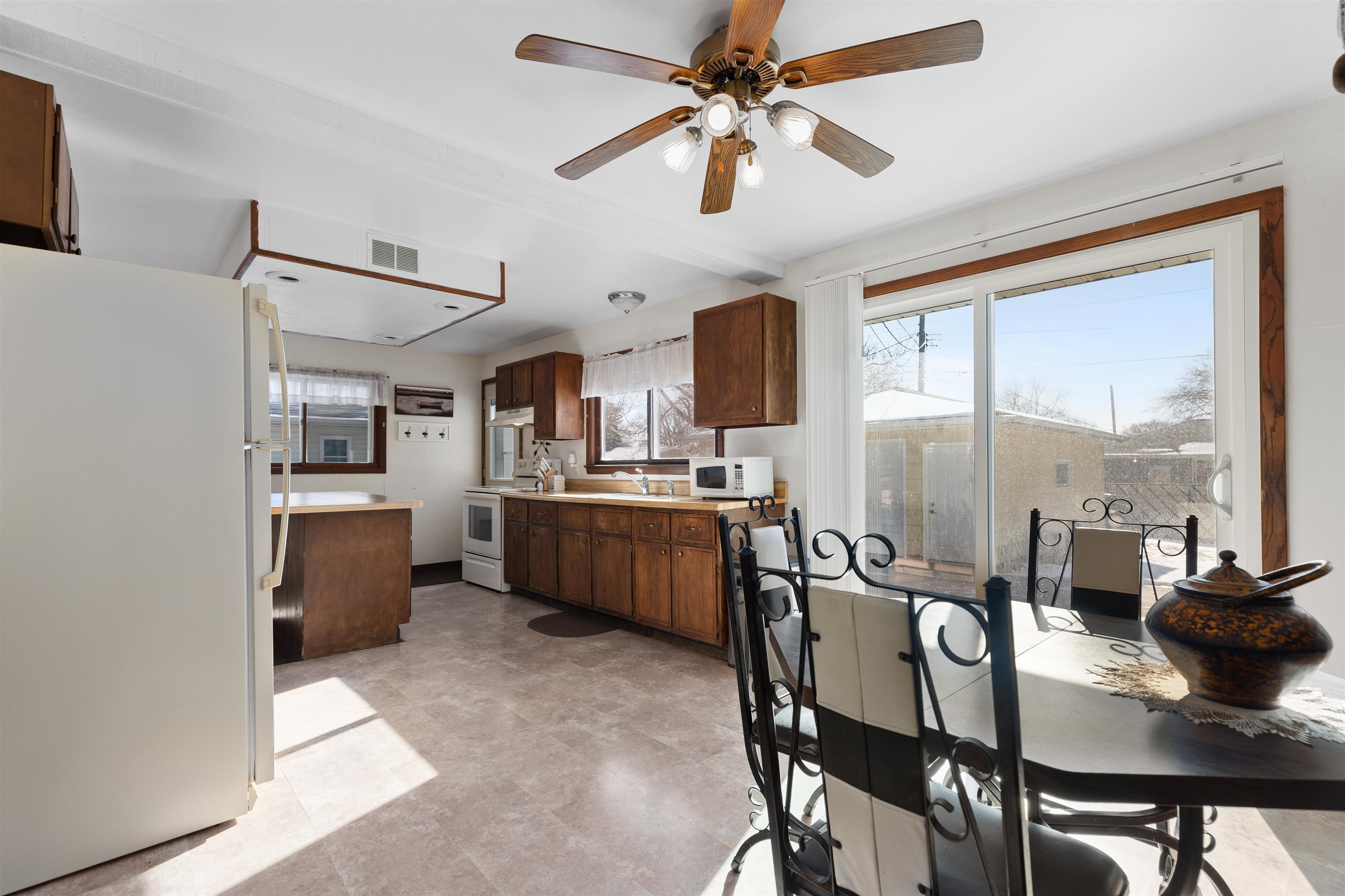 1201 West Hawes Avenue Appleton, WI 54914 - Photo 14 of 26