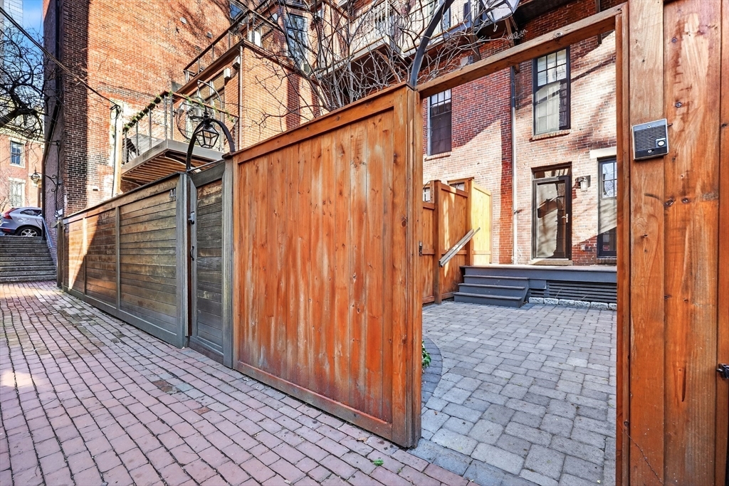 42 Clarendon Street, Unit 1 Boston, MA 02116 - Photo 26 of 26