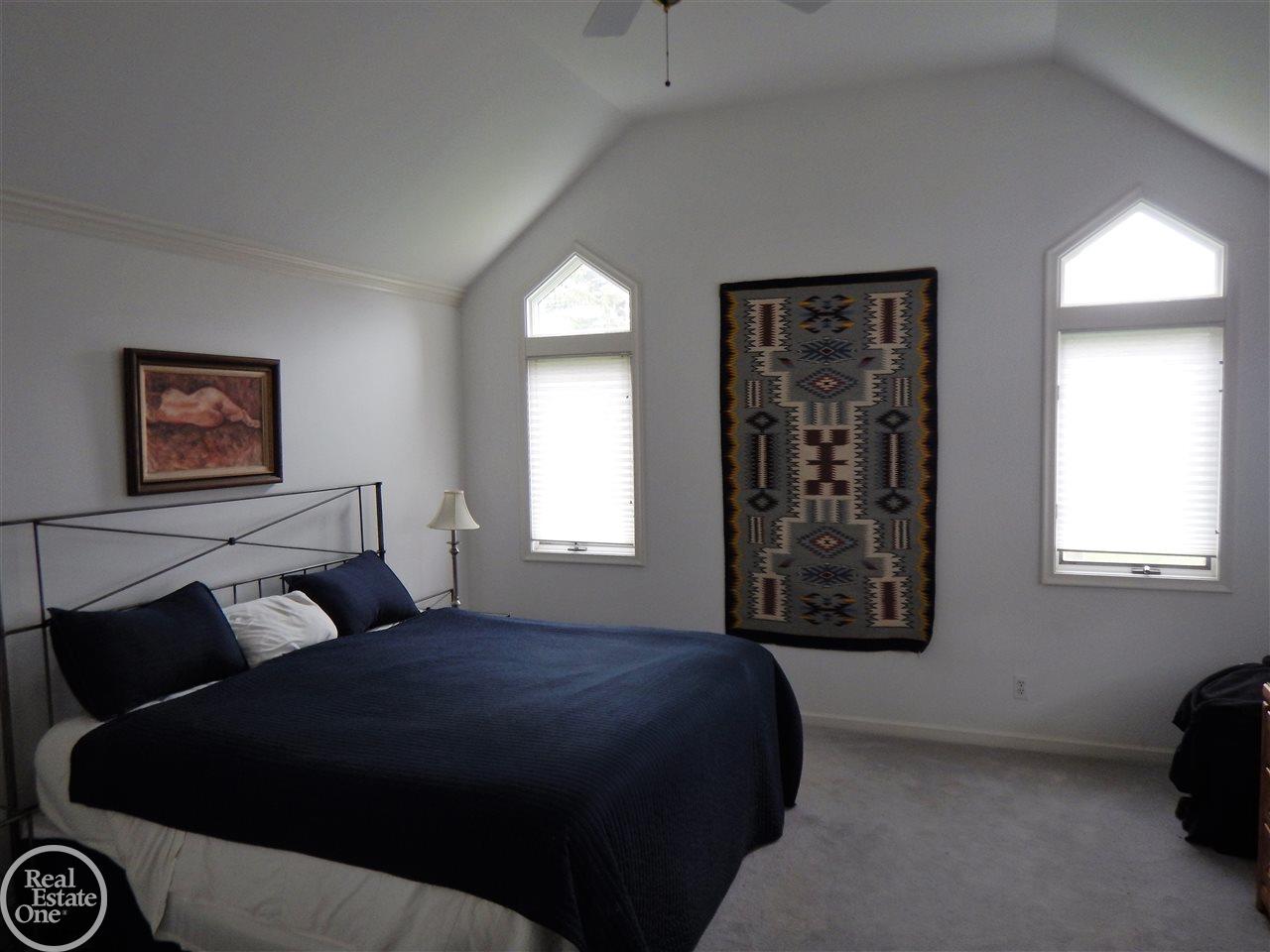 1008 Bedford Road Grosse Pointe, MI 48230 - Photo 30 of 47 31318447-29.JPG