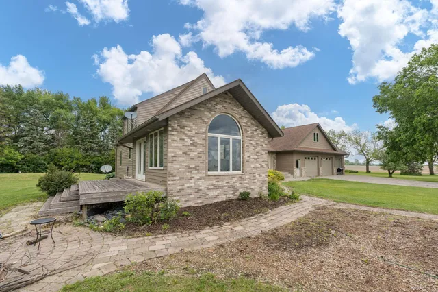 $630,000 | 50167 230th Street, Minnesota Lake, MN 56068