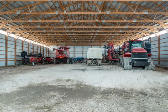 $630,000 | 50167 230th Street, Minnesota Lake, MN 56068