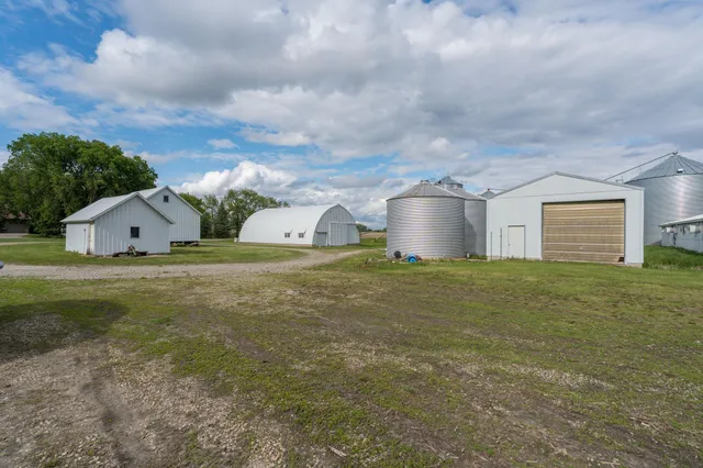 $630,000 | 50167 230th Street, Minnesota Lake, MN 56068