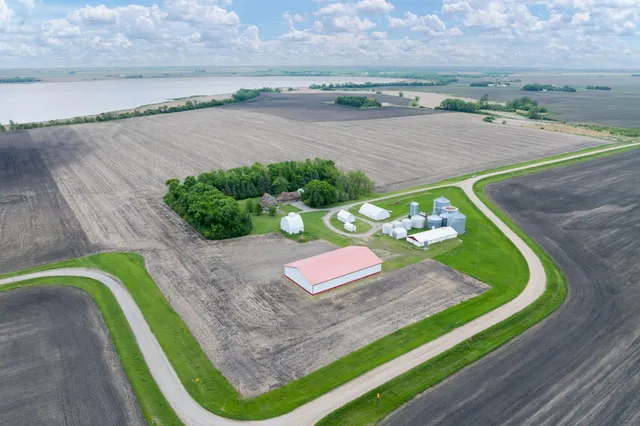 $630,000 | 50167 230th Street, Minnesota Lake, MN 56068