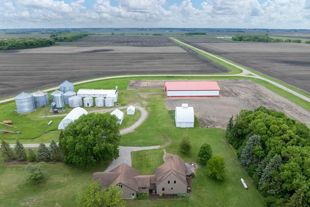 $630,000 | 50167 230th Street, Minnesota Lake, MN 56068