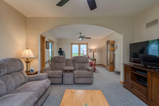 $630,000 | 50167 230th Street, Minnesota Lake, MN 56068