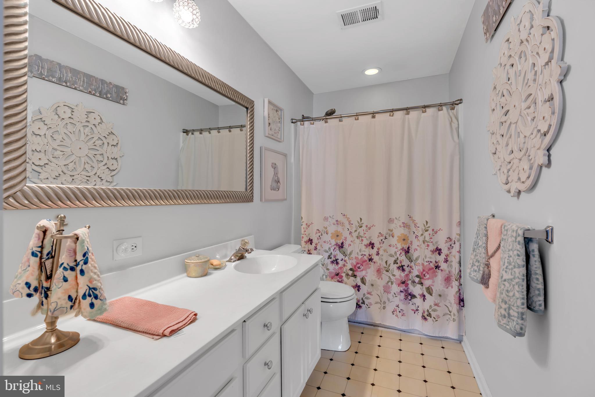 3 Pheasant Court, Unit 2710 Columbus, NJ 08022 - Photo 28 of 39 a bathroom with a sink toilet and shower
