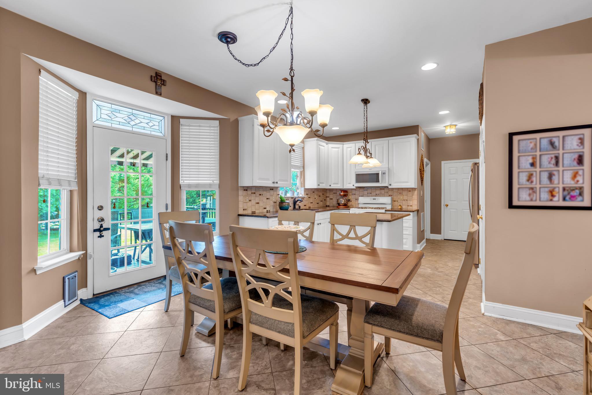 3 Pheasant Court, Unit 2710 Columbus, NJ 08022 - Photo 7 of 39 a view of a dining room and livingroom view