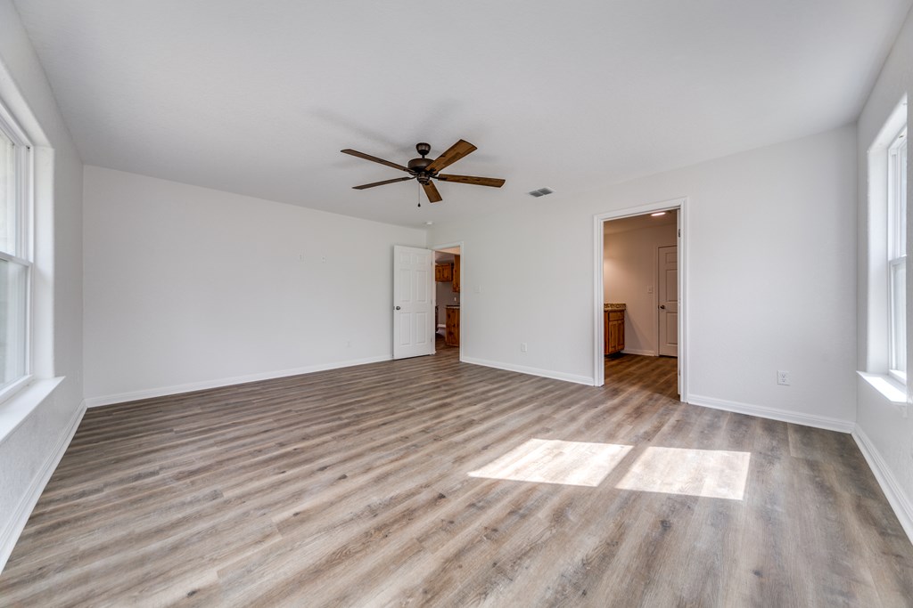 955 Axis Circle Fredericksburg, TX 78624 - Photo 13 of 41