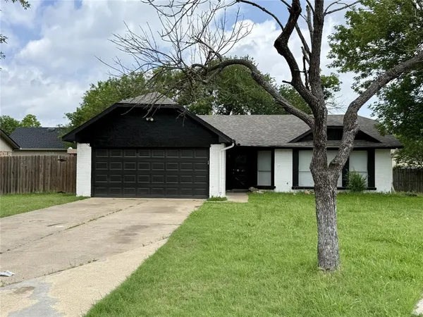 $2,400 | 1213 Garden Terrace Drive, Irving, TX 75060