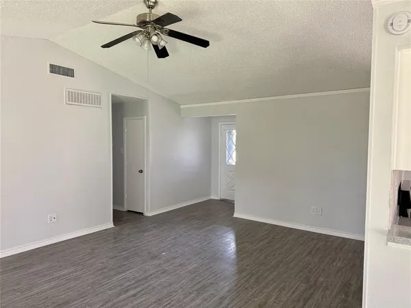 $2,400 | 1213 Garden Terrace Drive, Irving, TX 75060