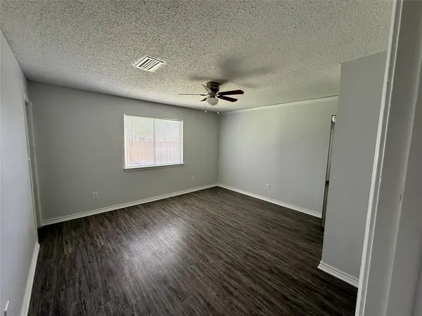 $2,400 | 1213 Garden Terrace Drive, Irving, TX 75060