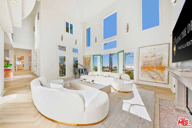 $52,000,000 | 10502 Yellow Hill Road, Malibu, CA 90265